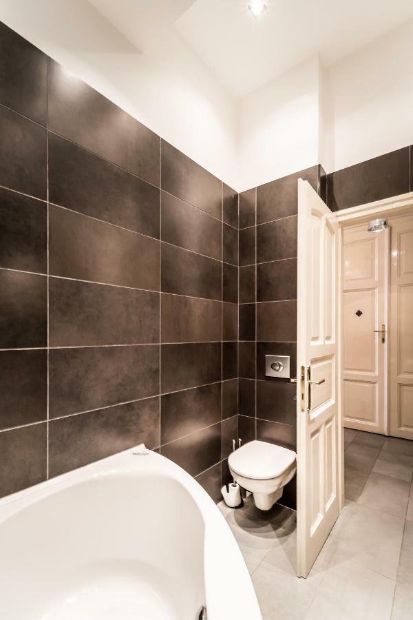Bpr B&W Elegant Home Budapeste Exterior foto