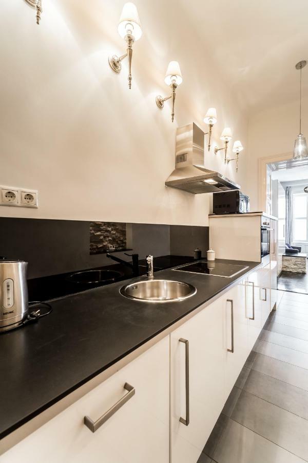Bpr B&W Elegant Home Budapeste Exterior foto